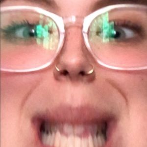 Meet your Posher, Bee